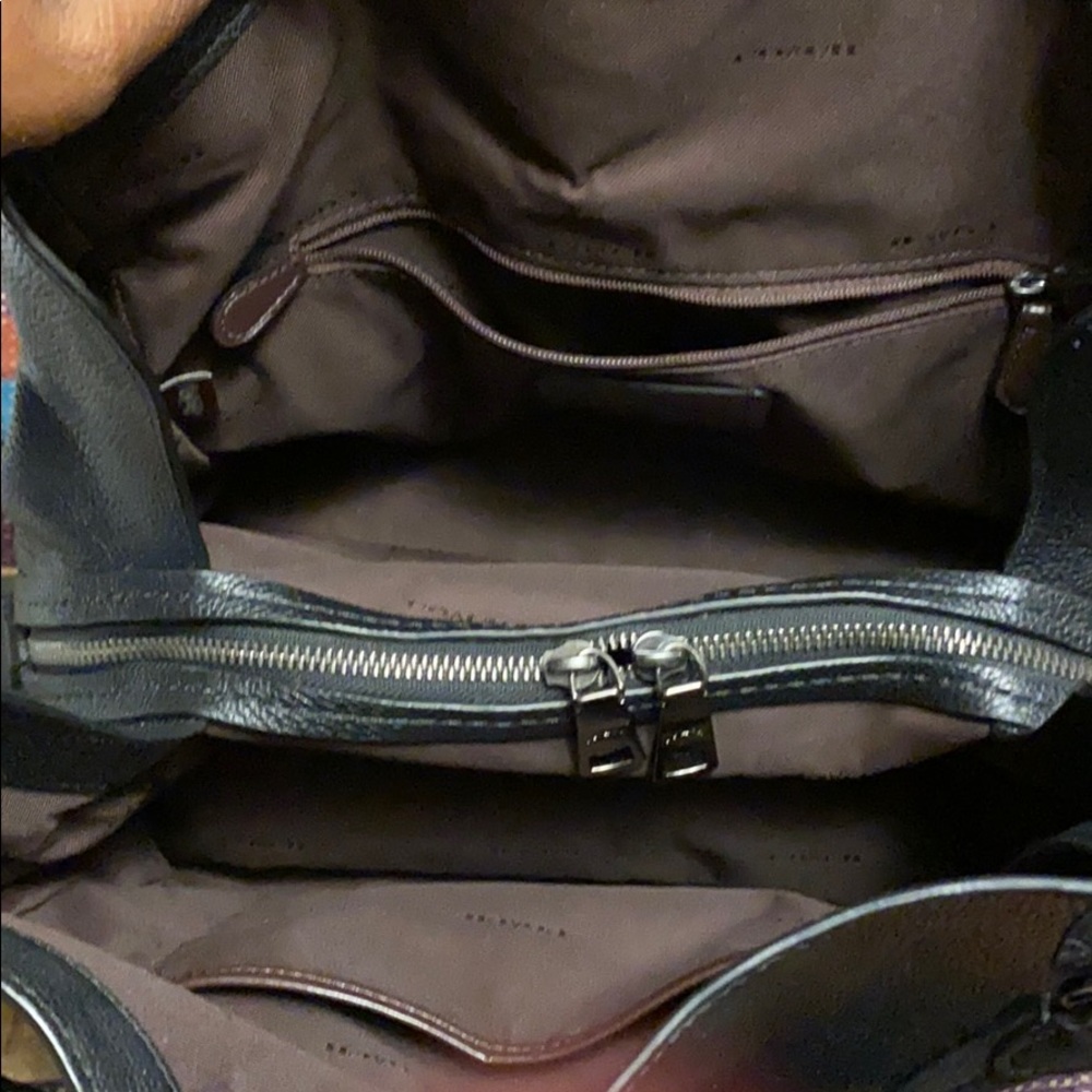 Authentic coach handbag - Picture 3 of 5